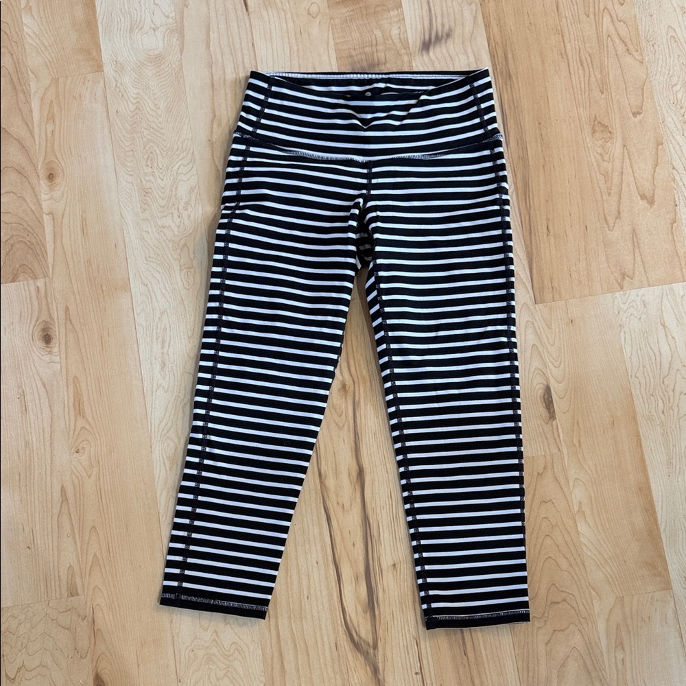 Athleta  Black and White Striped crop Leggings